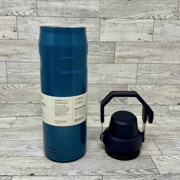 NWT- Stanley The Aerologht IceFlow Bottle in Deep Blue 24oz - Picture 5 of 10